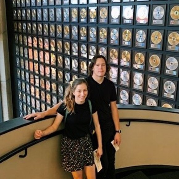 Meet your Posher, Jacki - Picture 1 of 1